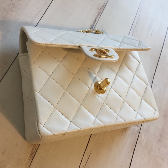 S O L D to a beautiful lady 🤩 Chanel White Mini - Picture 8 of 15